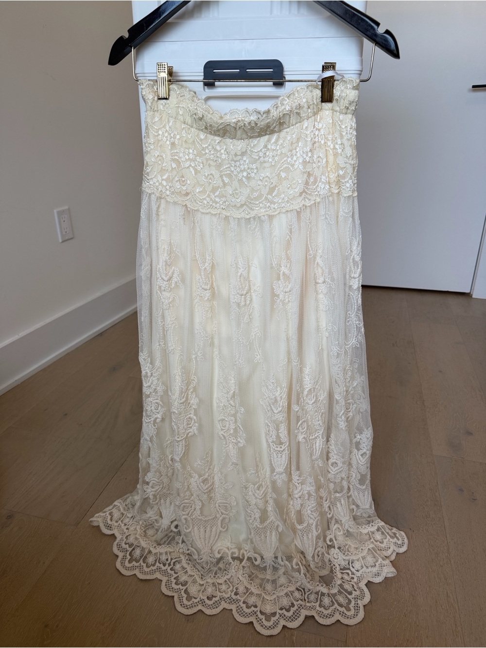 Nita Ideas ivory lace embroidered vintage maxi with lining